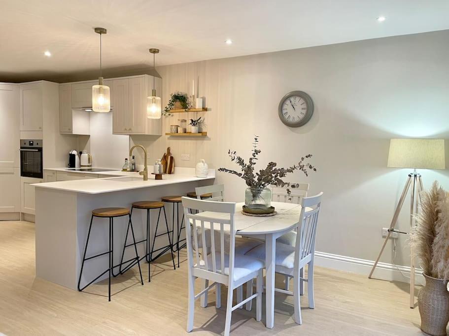 Modern, With Large Garden Holiday home