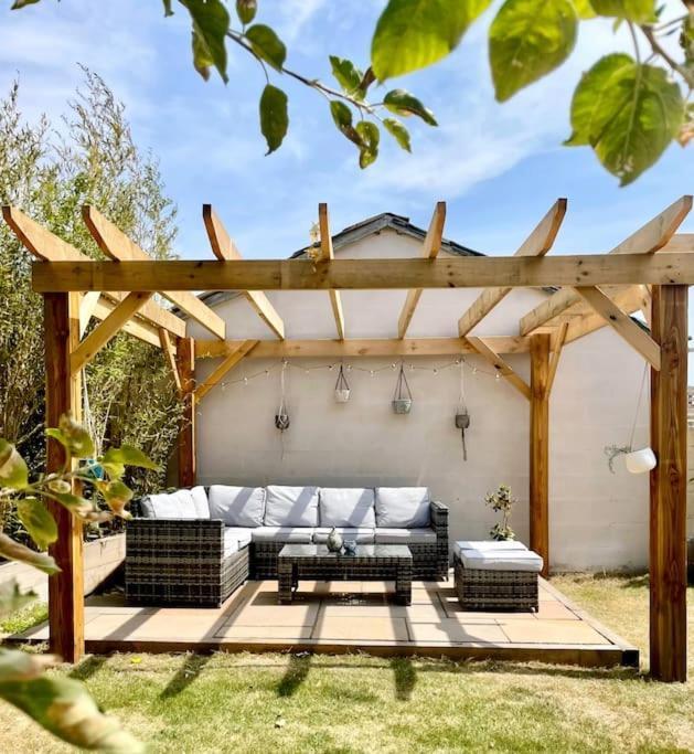 Holiday home Modern, With Large Garden *